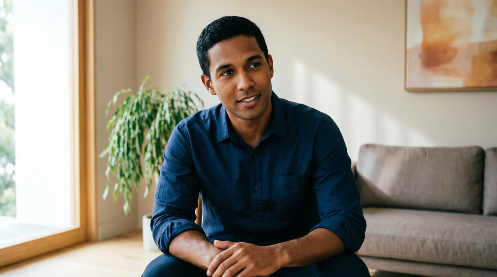 Mikael Caetano durante sessão de hipnose clínica